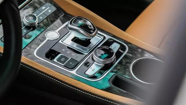 比亚迪新款秦100一公里7分钱,纯电动航里程100公里,完爆荣威ei6