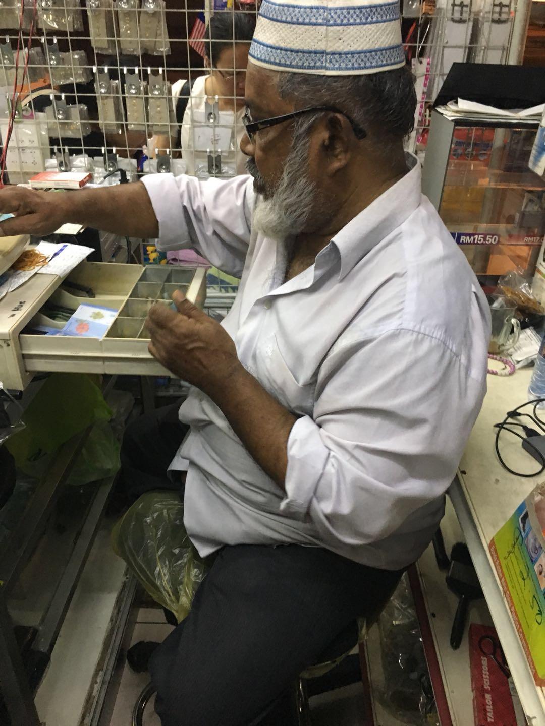 在马来西亚的沙巴码头,中国女生很受欢迎