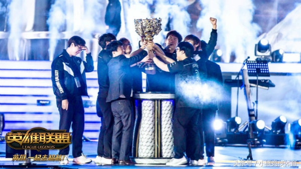 外国网友热议英雄联盟总决赛三星夺冠：RNG教会了三星打比赛！