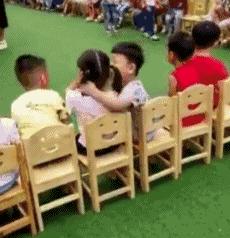 孩子去幼儿园总是说怕老师怎么办,宝宝不想去幼儿园怕老师怎么办