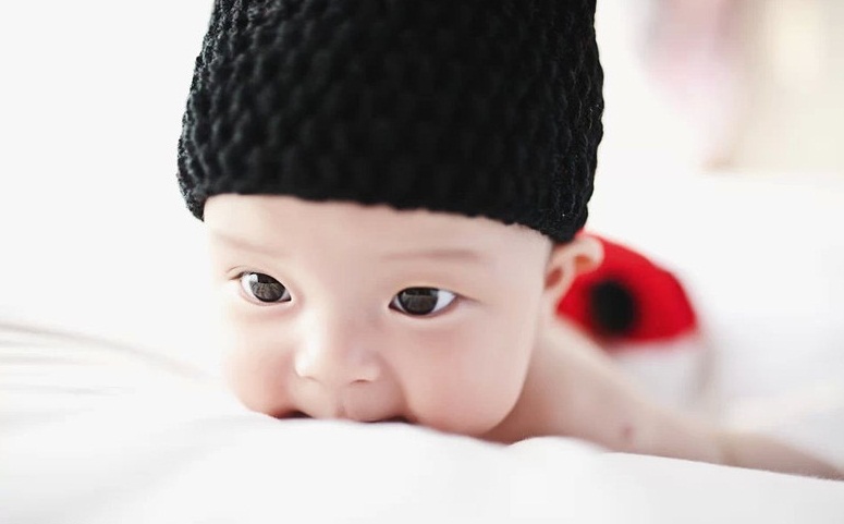 顺产男宝六斤,顺产六斤八两男孩