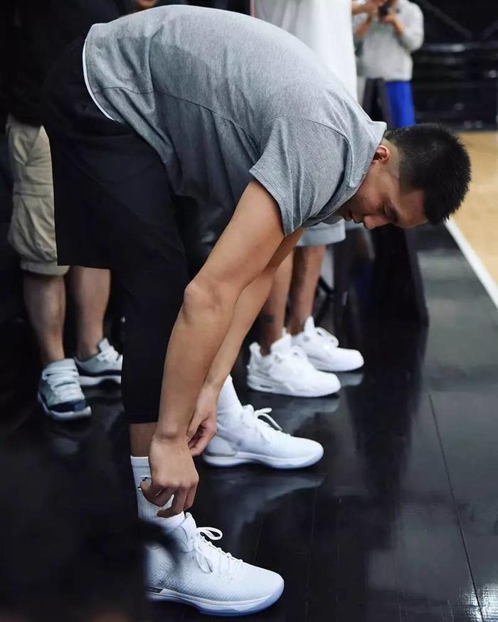 cba郭艾伦转会了吗,cba球员郭艾伦都穿哪些鞋