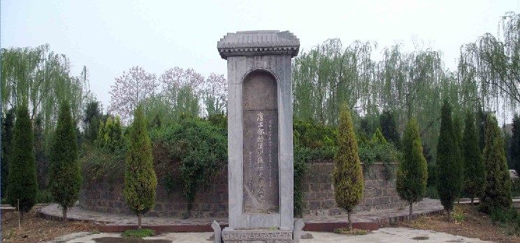 杜甫墓地的地点在哪里,诗圣卒葬之地是哪里