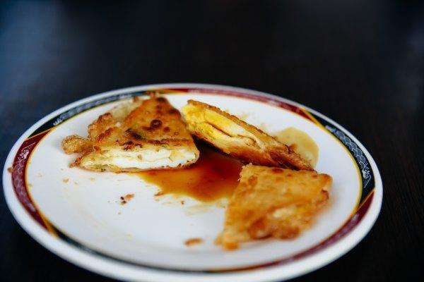 开在菜市场里的小吃店,50年来生意火爆,连食尚玩家都推荐