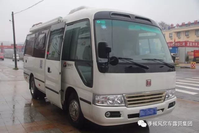 二手车置换戳开有惊喜！你见过拥有上下床的考斯特房车吗？