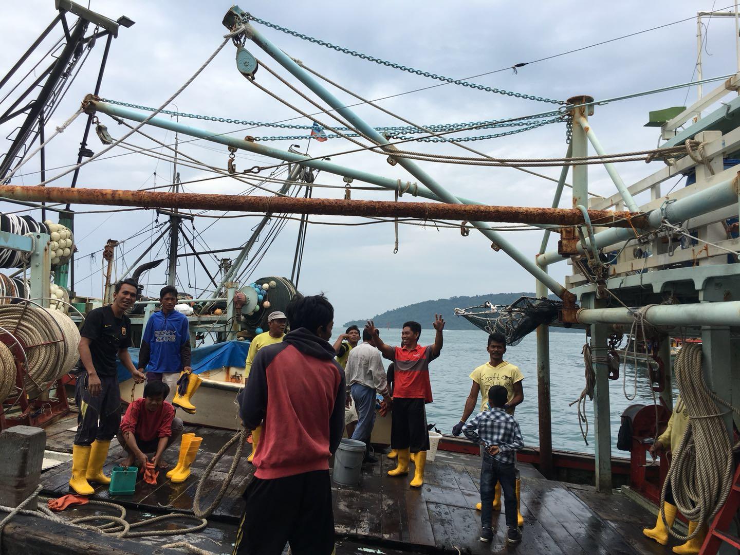在马来西亚的沙巴码头,中国女生很受欢迎
