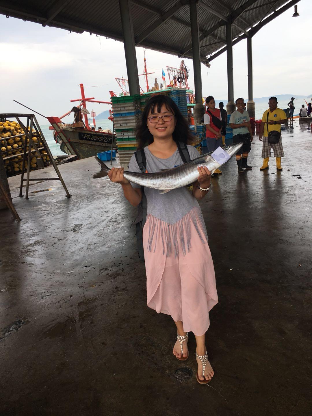 在马来西亚的沙巴码头,中国女生很受欢迎