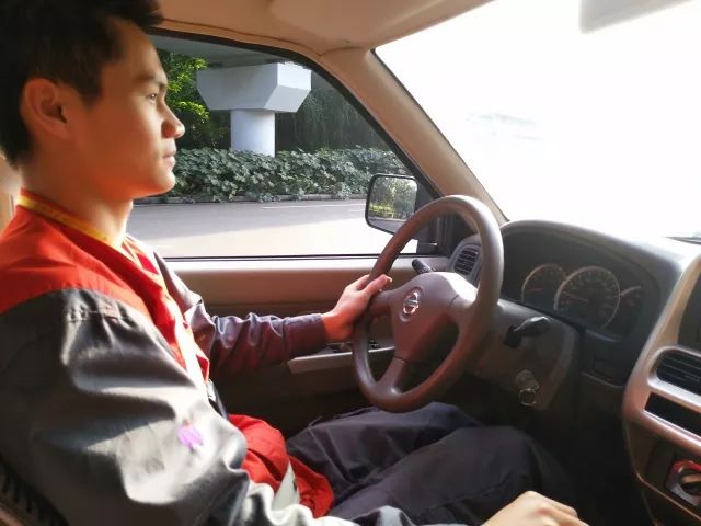 西部航空维修工程部张泽权：我所运送过的每一件航材，都是对生命的尊重