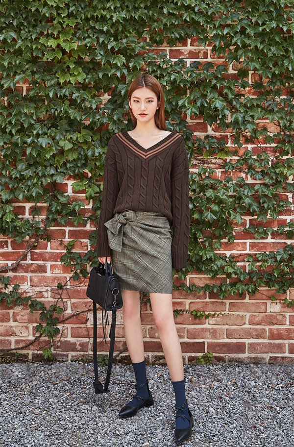 毛衣和裙子怎么搭配好看?韩国chic风秋冬毛衣配裙子示范