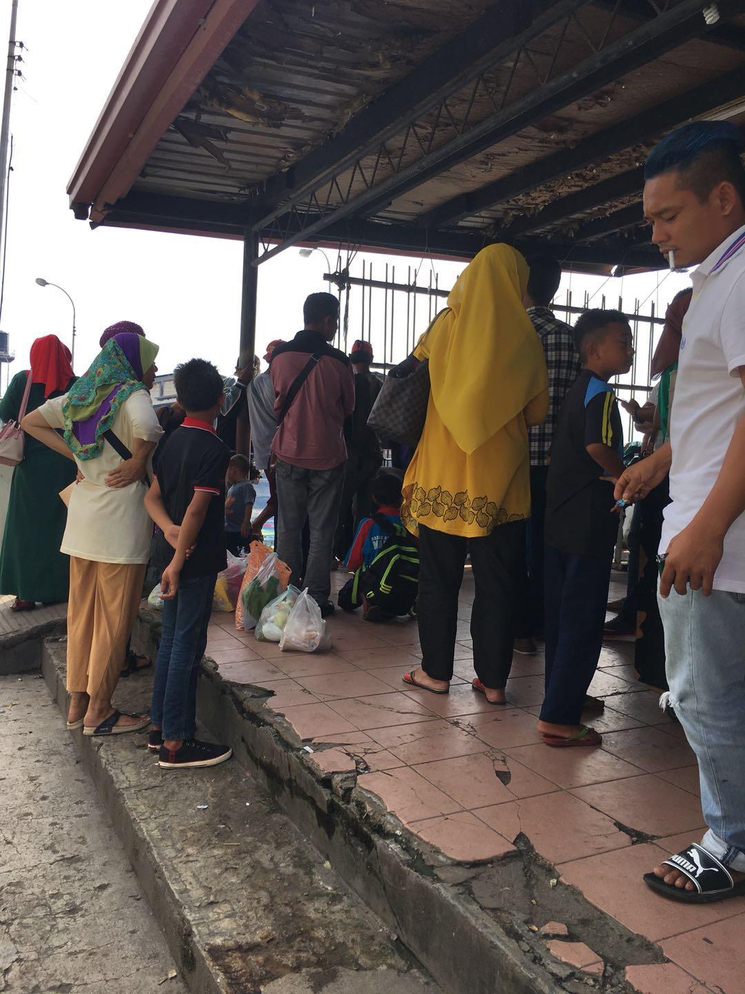 在马来西亚的沙巴码头,中国女生很受欢迎