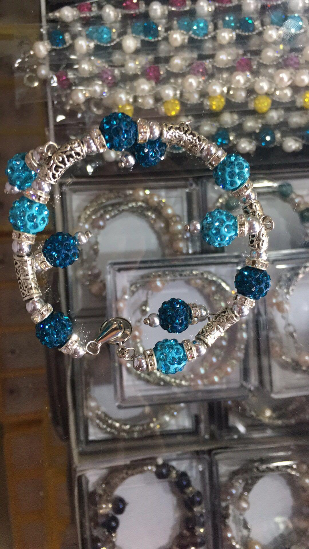 在马来西亚的沙巴码头,中国女生很受欢迎