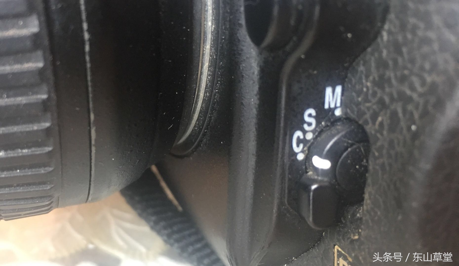 单反相机聚焦能不能聚焦两个地方,单反不能对焦模糊