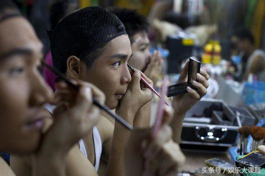 泰国人妖到底是如何养成的？放浪的生活背后，都是心酸和无奈