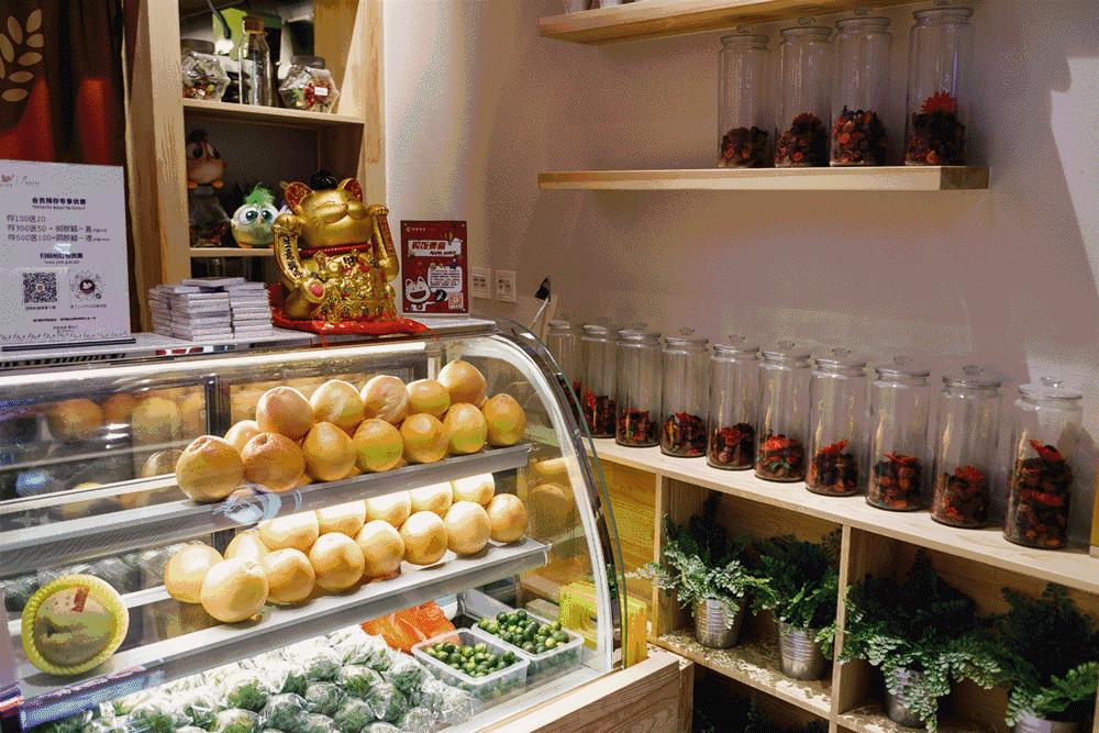 新一轮少女收割机首登天津，为何这家网红饮品店成为新街拍神器？