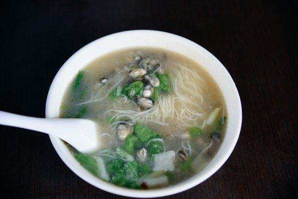 开在菜市场里的小吃店,50年来生意火爆,连食尚玩家都推荐