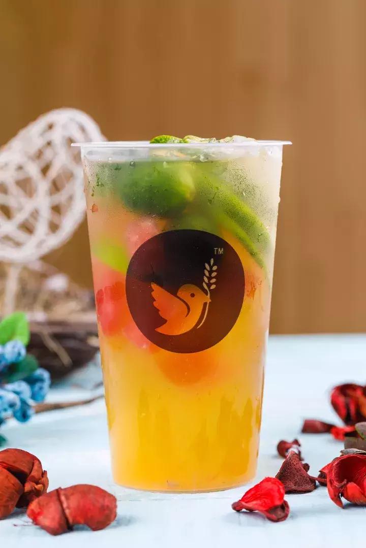 新一轮少女收割机首登天津，为何这家网红饮品店成为新街拍神器？