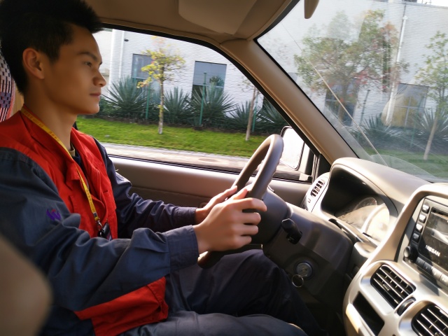 西部航空维修工程部张泽权：我所运送过的每一件航材，都是对生命的尊重