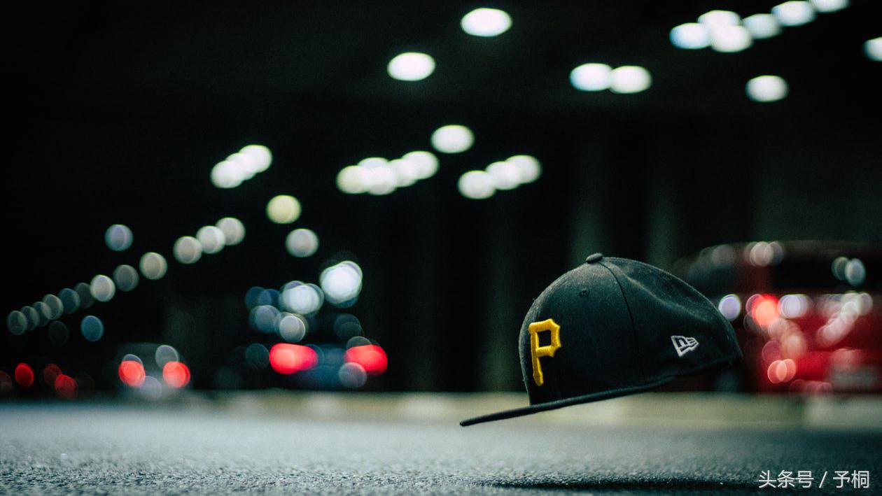 怎么搭配潮流帽子,时尚潮流的帽子搭配