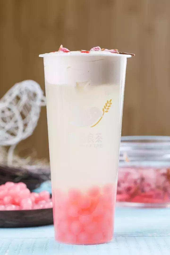 新一轮少女收割机首登天津，为何这家网红饮品店成为新街拍神器？