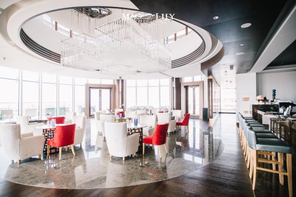 有独立泳池的度假酒店,这家酒店有12层楼