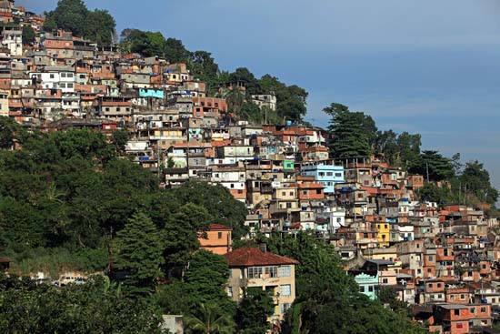 达哈维贫民窟亚州最大贫民窟,巴西洛西尼亚贫民窟