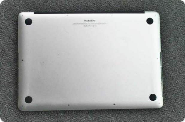 苹果电脑笔记本macbookpro进水,进水不开机的macbook笔记本电脑