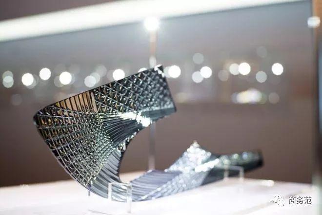 这些玻璃做的东西,为什么能拍出天价?