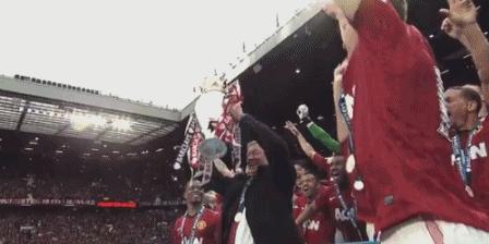 曼联主帅弗格森被授予什么爵位,弗格森现在的情况