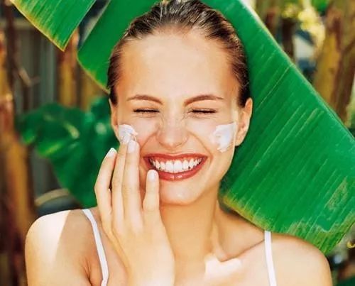 比较滋润抗老的面霜,比较平价滋润型的面霜