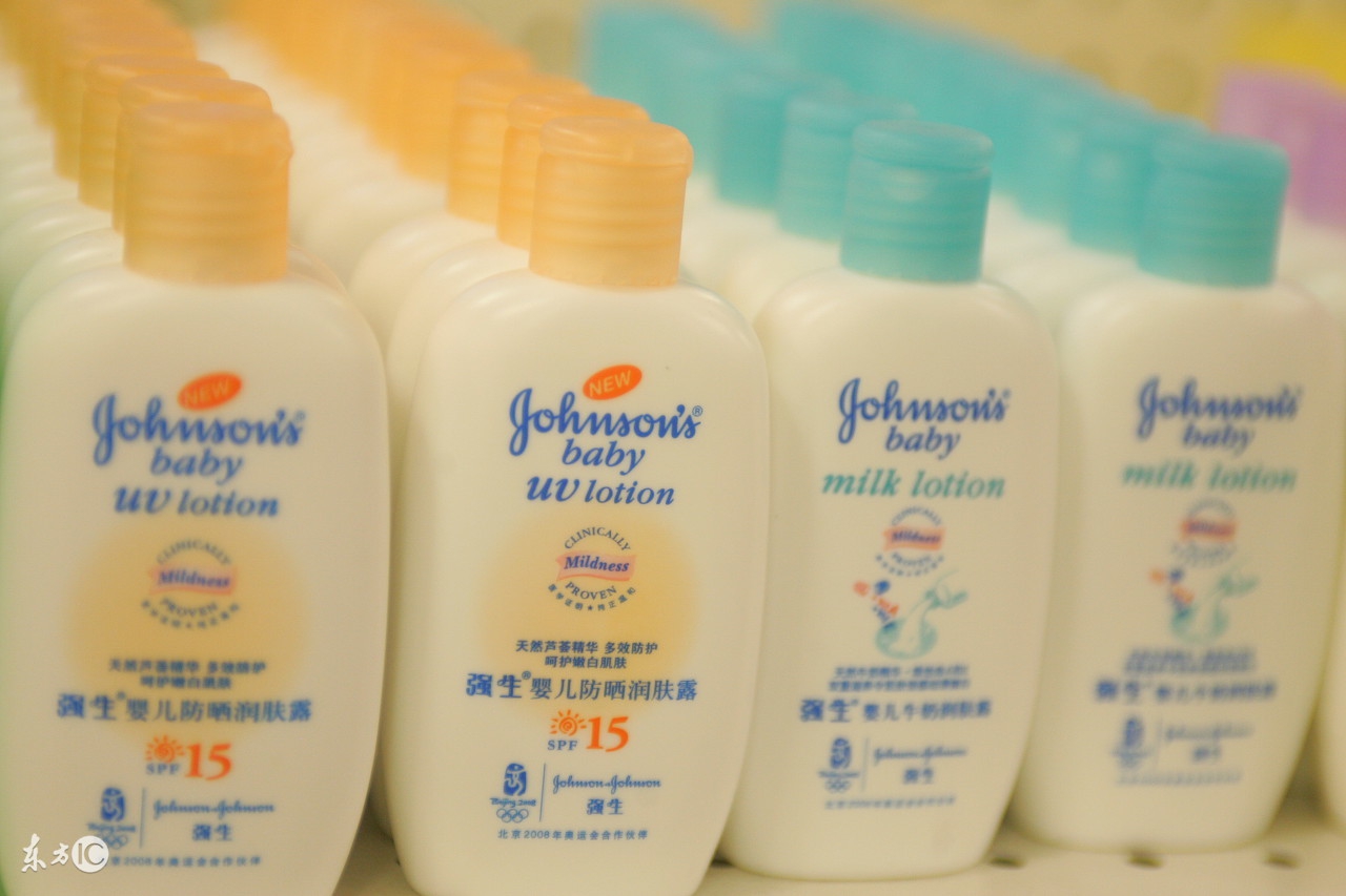 一到秋冬季节皮肤干燥是怎么回事,秋冬身上皮肤干燥起皮怎么办