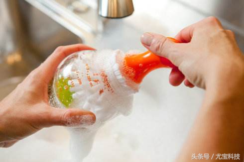 宝宝的奶瓶你真的消毒干净了吗,宝宝奶瓶怎么刷才正确呢