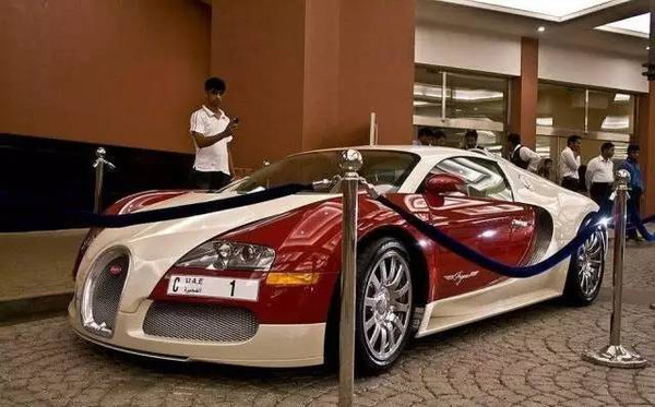 买不起豪车的人,买不起豪车还要买表