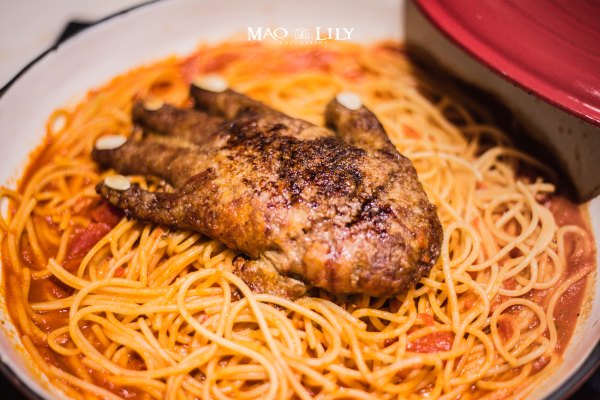 有独立泳池的度假酒店,这家酒店有12层楼