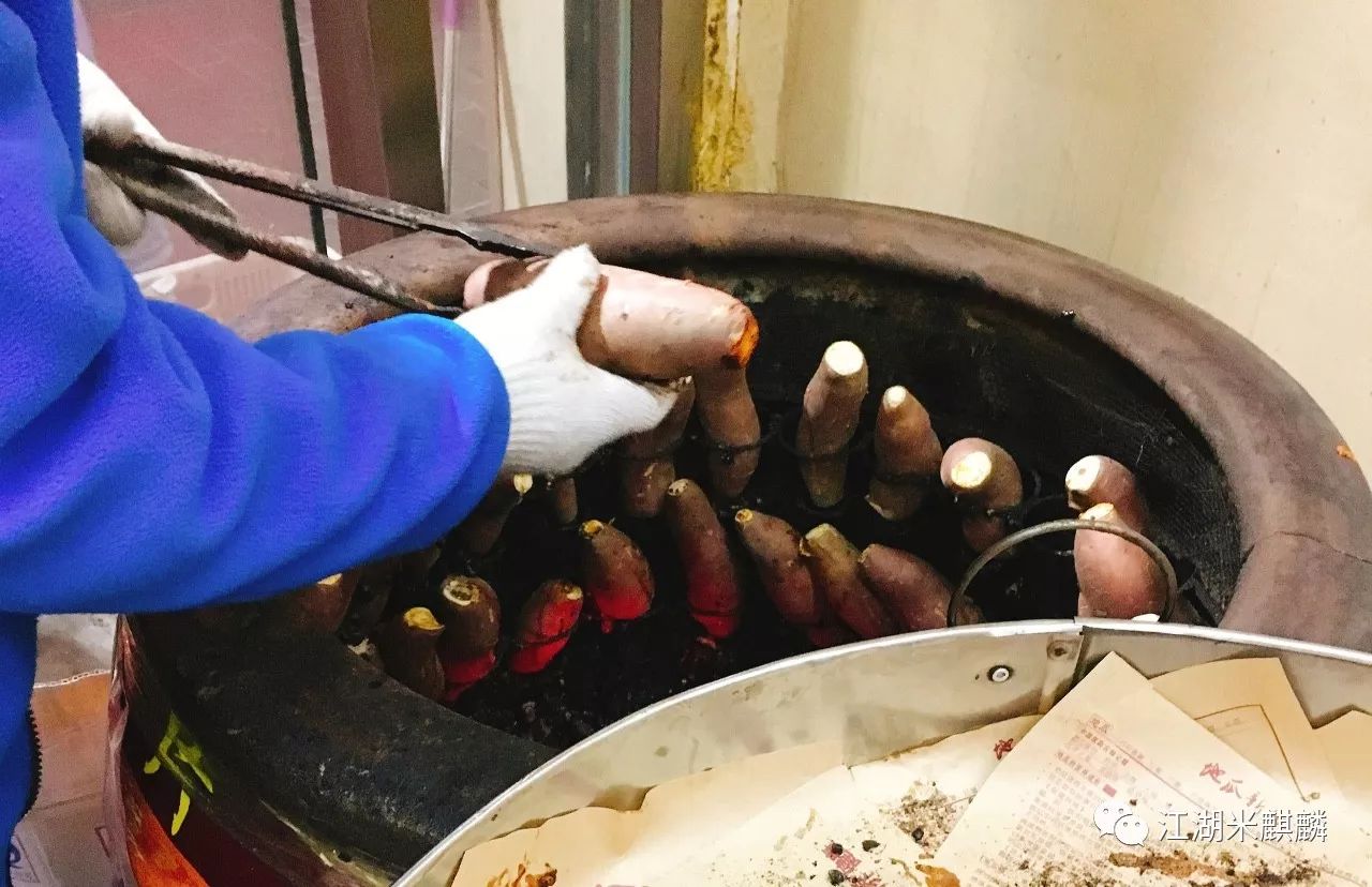 老字号烤红薯店,获嘉京城烤红薯