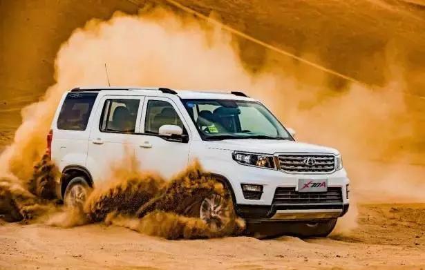 长安“照虎画猫”造出最便宜路虎,外观霸气,空间巨大只要5万