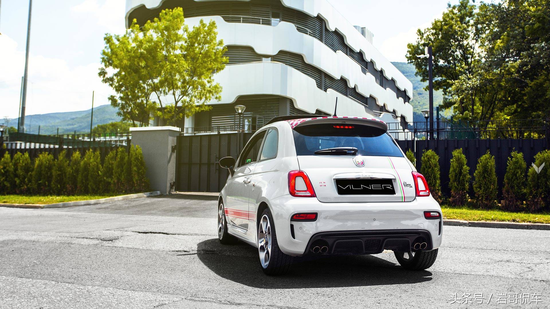 车漆修复用改色膜还是喷漆好,车漆花了是镀晶好还是全车喷漆好