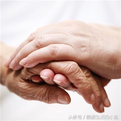 小拇指和无名指手指发麻什么原因,睡觉醒后左手手指发麻是什么原因