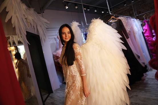 红场边上买婚纱过时了，这个双11俄罗斯白富美最爱东莞制造！