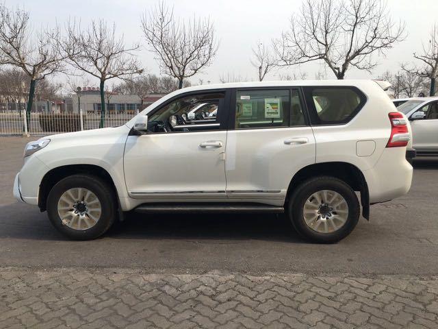 天津港丰田霸道17款4000最新价格,丰田霸道270017款多少钱