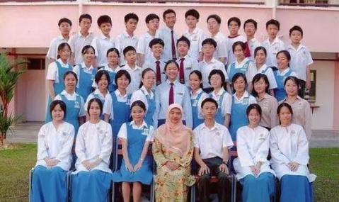 日本校服裙子为什么那么短,日本校服短裙子图片