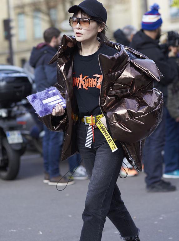 秋冬就玩小套路，还不入手闪闪发光的漆皮单品，怎么能赢过时尚精