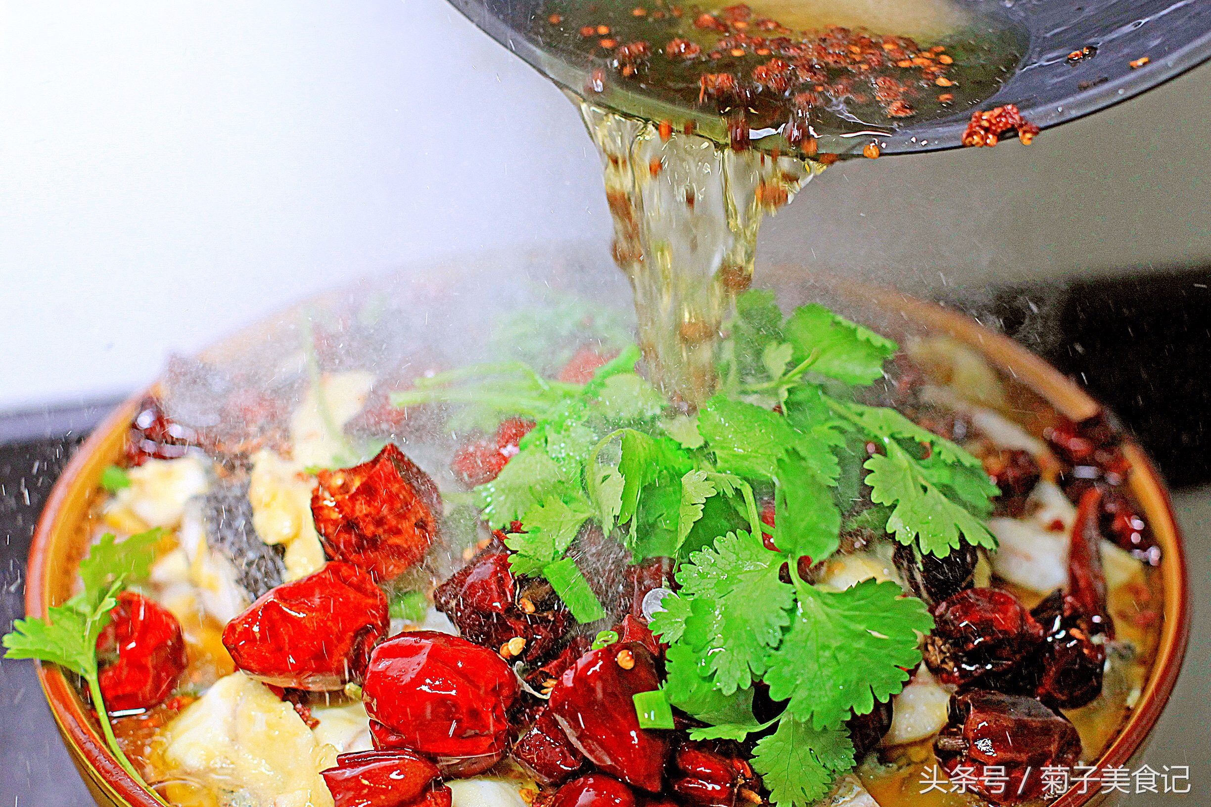 鱼片爽滑细嫩,花鲢水煮活鱼怎么切鱼片