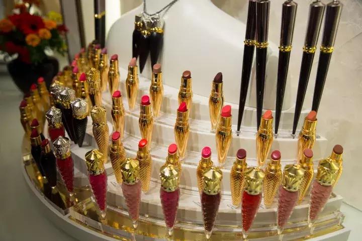 奢侈品跨界风潮来袭这些东西你都见过了吗？