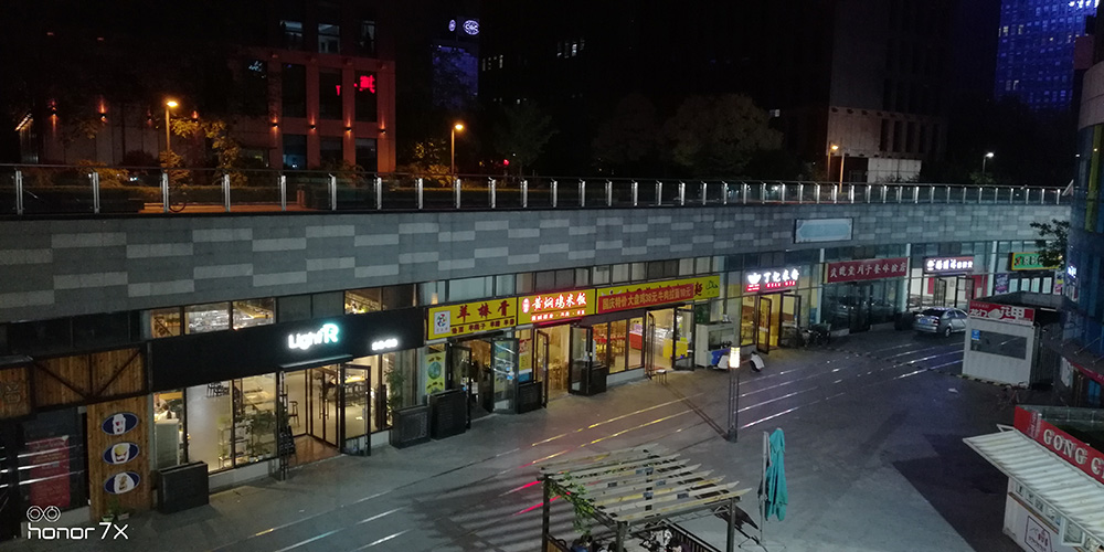 全面屏荣耀畅玩7x有几种颜色,千元旗舰手机荣耀畅玩7x