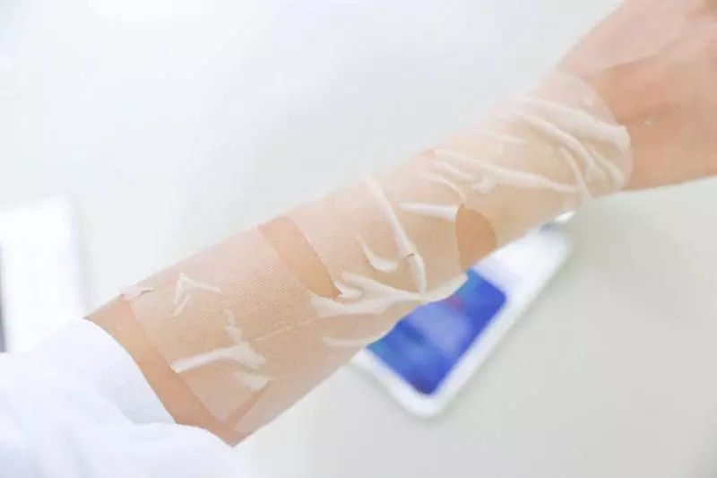 秋冬太冷了用什么面膜皮肤变白,秋冬最好用的护肤品