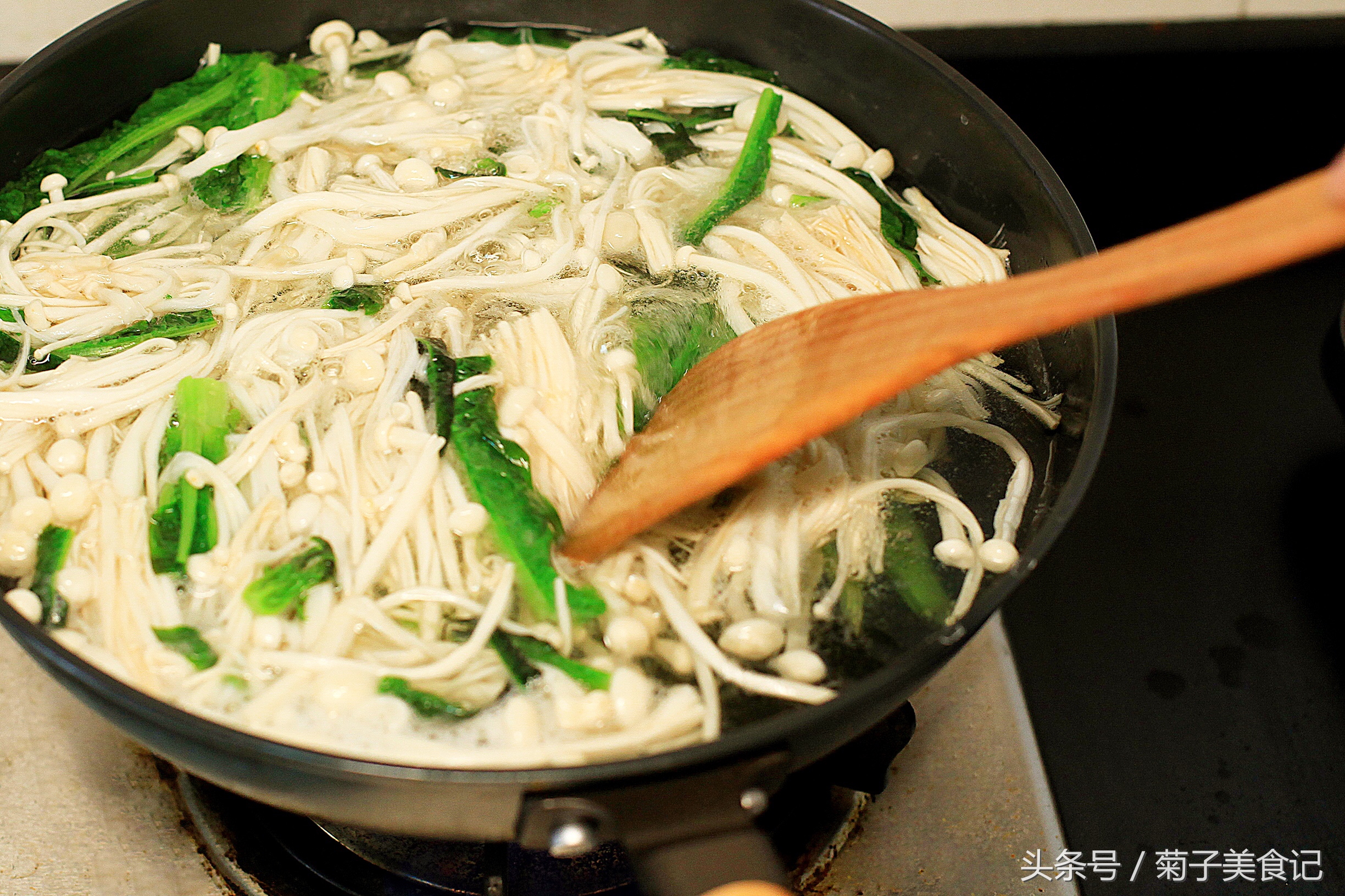 鱼片爽滑细嫩,花鲢水煮活鱼怎么切鱼片