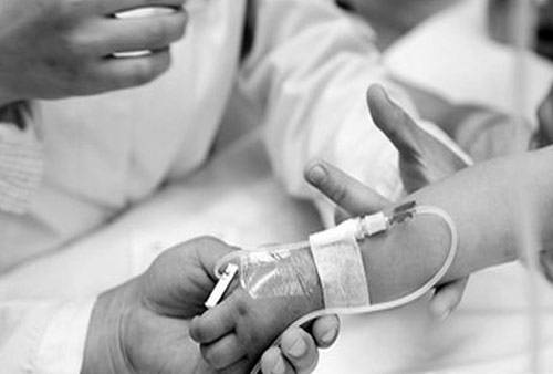 宝妈一个动作吓坏了屋里所有的人,宝妈一个动作差点害了小宝宝