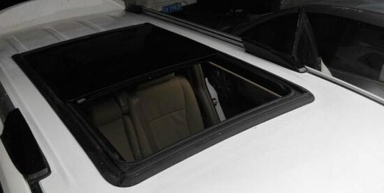 卡罗拉1.2精英版怎样开天窗,卡罗拉怎么开天窗