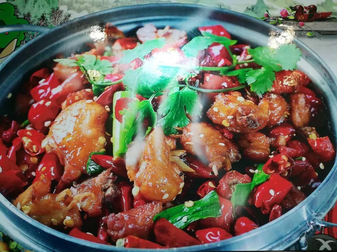 滋滋滋~香死拧的~这家板烧厨房在广元凤凰里圈了大把吃货~