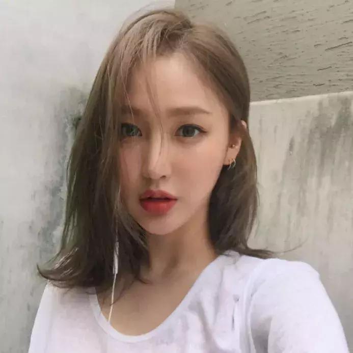 刘海图片女显脸小,有刘海扎发显脸小